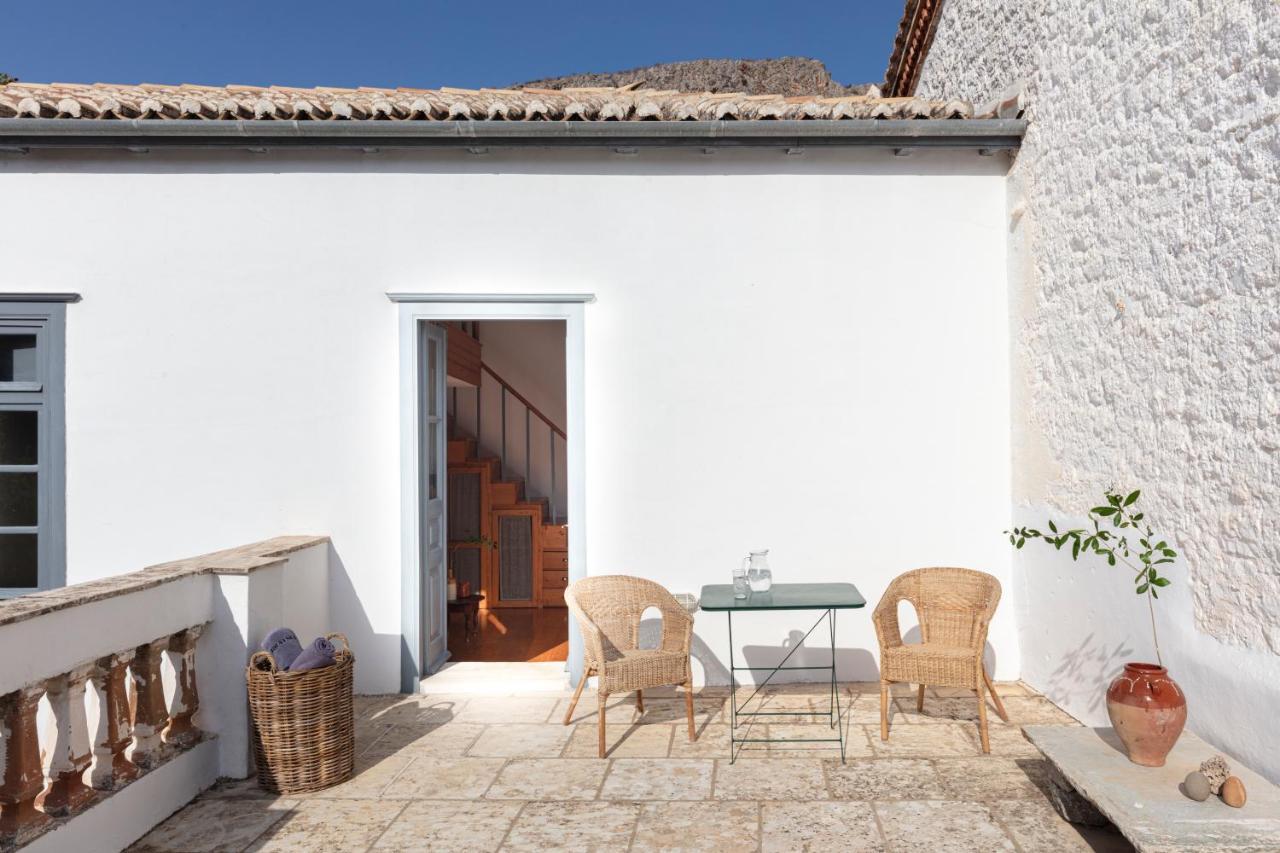 Bratsera Boutique Hotel Hydra  Bagian luar foto