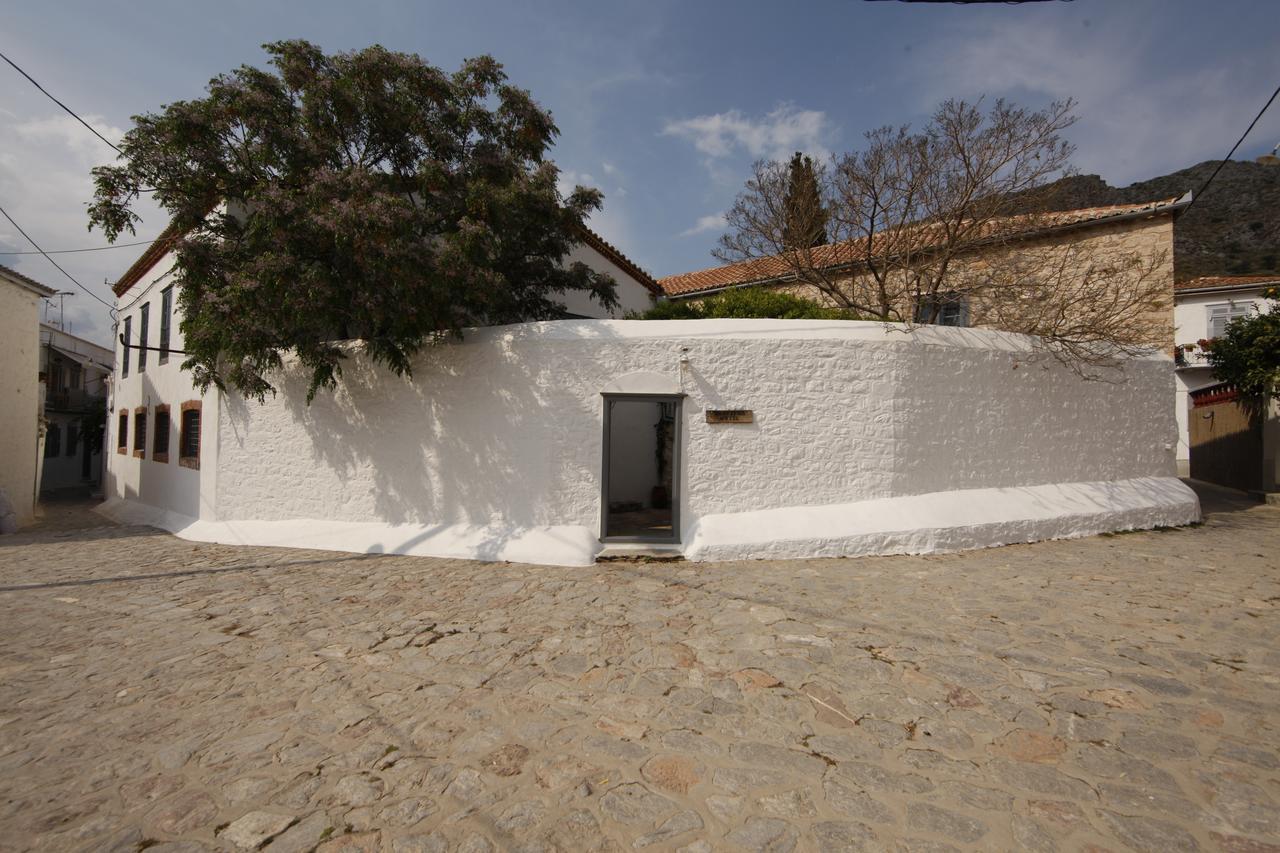 Bratsera Boutique Hotel Hydra  Bagian luar foto